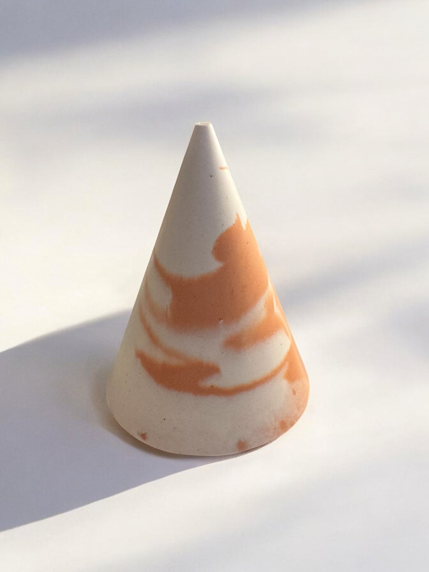 terracotta- white marble XS