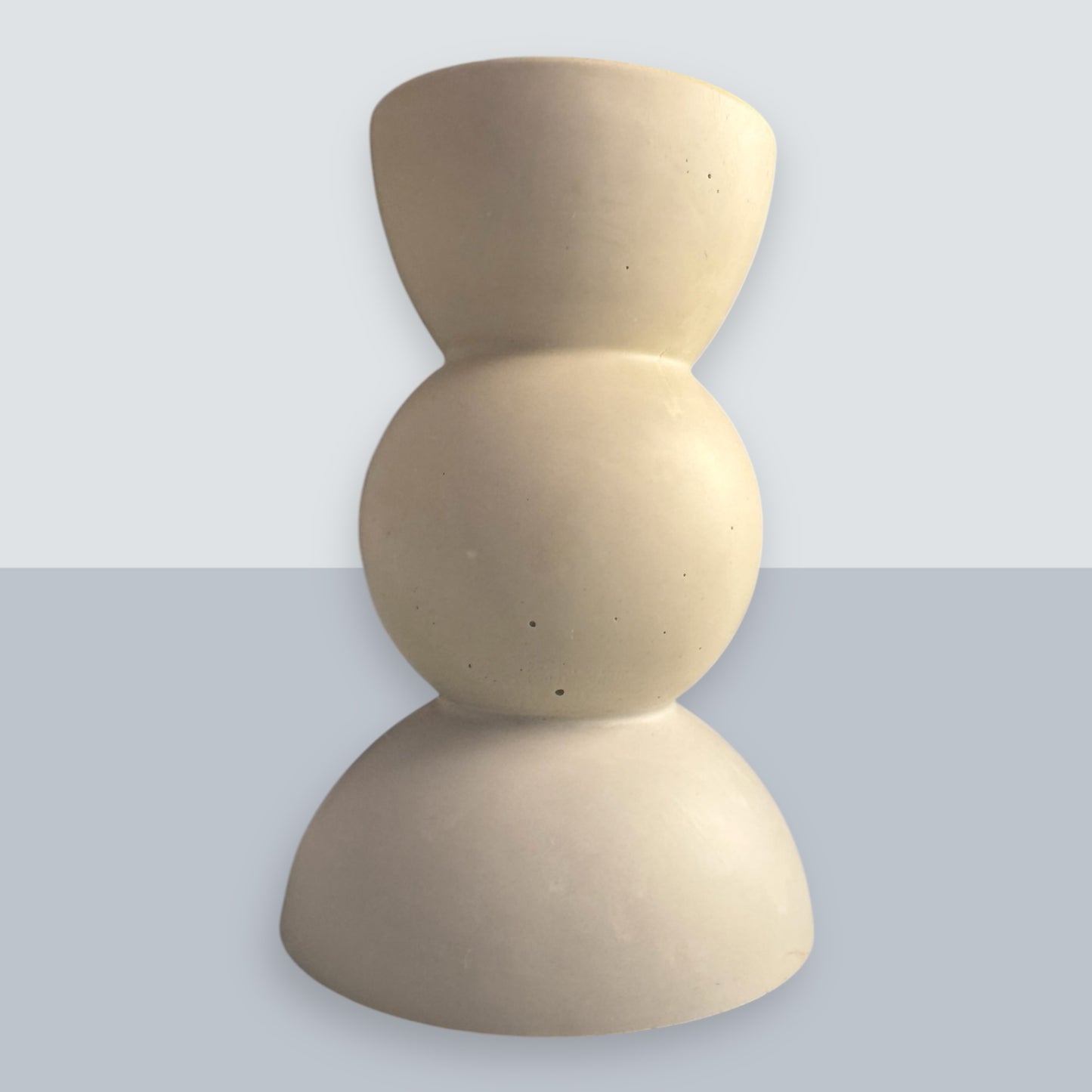 beige- grau