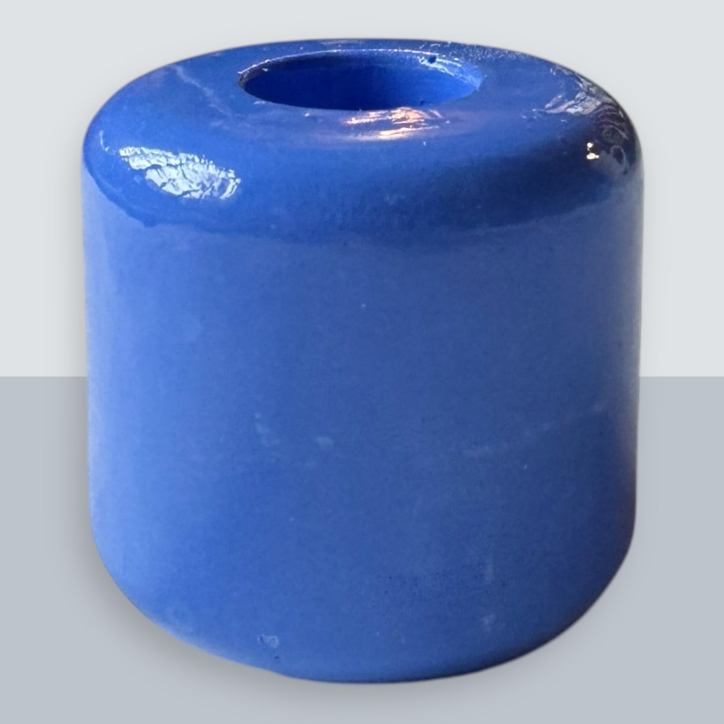 blau glänzend